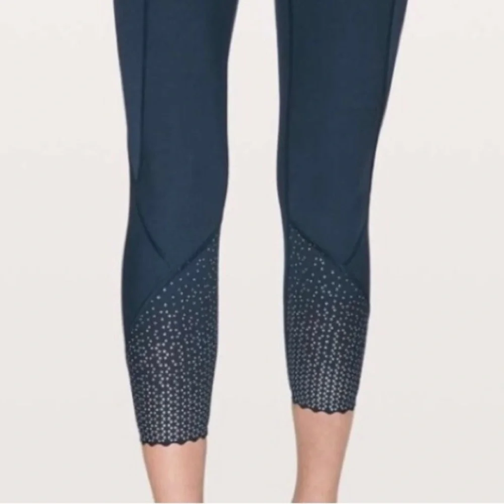 Sz6 Lululemon Tight Stuff Tight II 25” in True Navy EUC Compression Tights - Picture 4 of 14